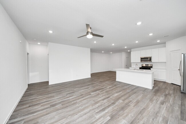 property at 6003 Bella Breeze Dr