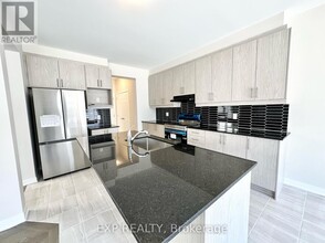 2433 Watercolours Way in Ottawa, ON - Building Photo - Building Photo