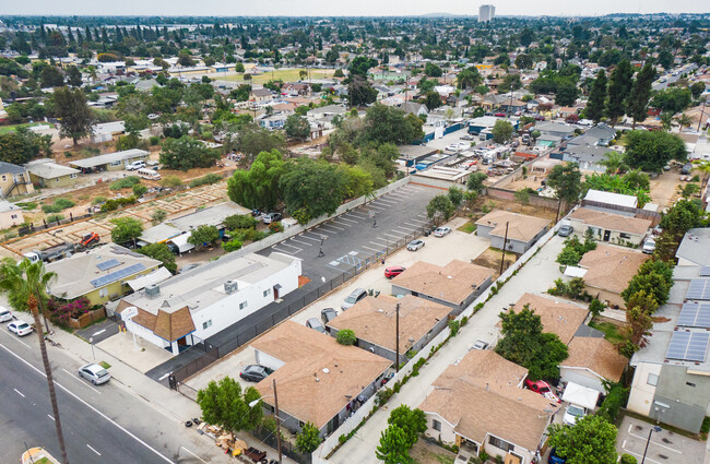 2022 E El Segundo Blvd in Compton, CA - Building Photo - Building Photo