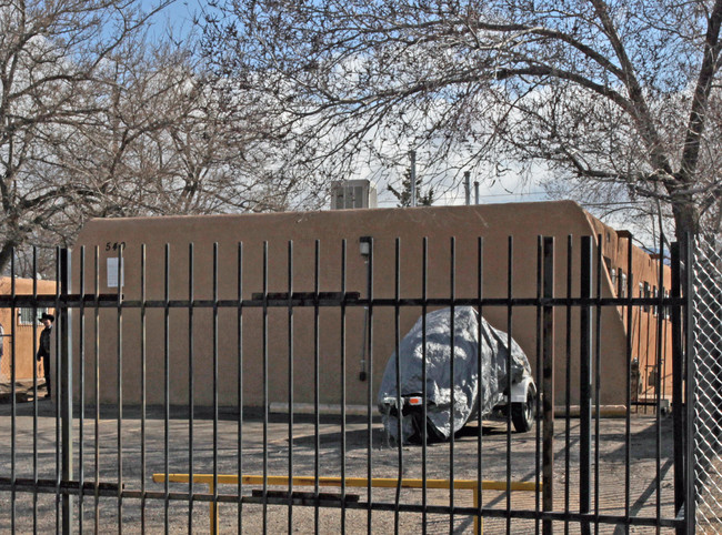 528-540 San Pablo St SE in Albuquerque, NM - Foto de edificio - Building Photo