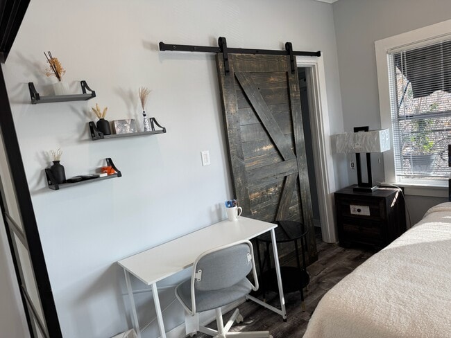 5919 Lexington Ave, Unit 5919 Lexington Ave in Los Angeles, CA - Foto de edificio - Building Photo