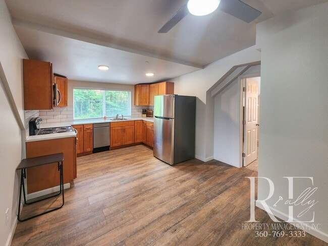 property at 1172 Arnold Ave E