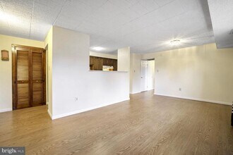995 Heather Ridge Dr-Unit -4D in Frederick, MD - Building Photo - Building Photo