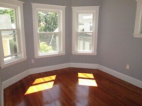 55 Bristol Rd, Unit 1 in Medford, MA - Building Photo - Building Photo