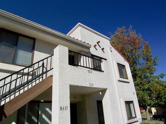 8431 Westmore Rd in San Diego, CA - Building Photo - Building Photo