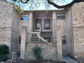 12446 Starcrest Dr in San Antonio, TX - Building Photo