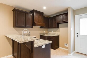 3003 Linda Vista St in Edinburg, TX - Building Photo - Building Photo