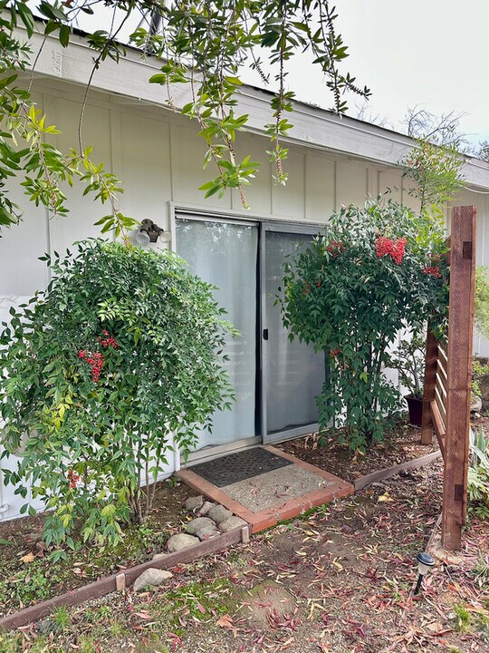 61XX Wise Rd in Newcastle, CA - Building Photo