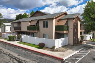 Stone Canyon Condominiums in Lakeside, CA - Building Photo