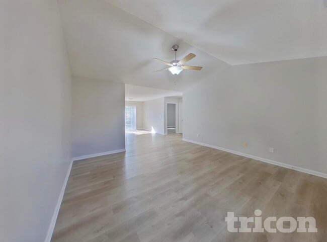 property at 8 Alderwood Ct