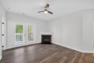 Brittany Commons Apartments in Spotsylvania, VA - Foto de edificio - Building Photo