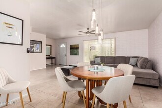 10824 W Crosby Dr in Sun City, AZ - Building Photo - Building Photo