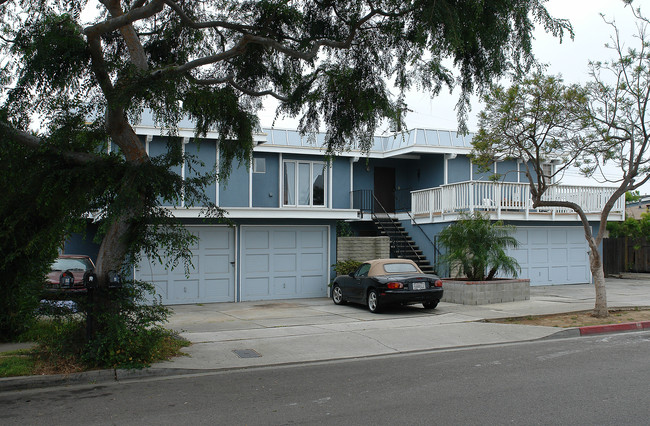 779 Scott Pl in Costa Mesa, CA - Foto de edificio - Building Photo