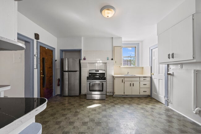 39 Jay St, Unit 3