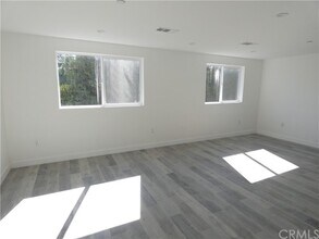 12648 Oxnard St in Los Angeles, CA - Building Photo - Building Photo