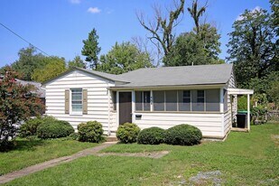 609 Blenheim Ave in Charlottesville, VA - Building Photo