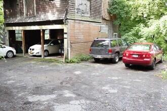 510 E Seneca St, Unit 3 in Ithaca, NY - Foto de edificio - Building Photo
