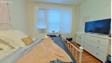 16 Euston St, Unit 22-1 in Brookline, MA - Foto de edificio - Building Photo