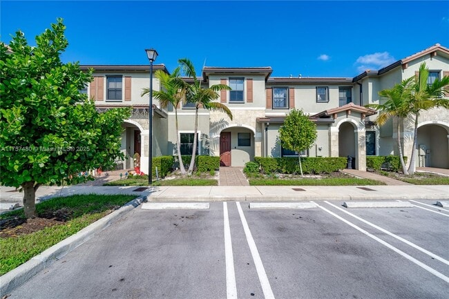 3363 W 106th Terrace in Hialeah, FL - Foto de edificio - Building Photo