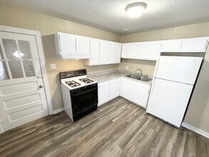 1632 W 17th St in Anderson, IN - Foto de edificio - Building Photo