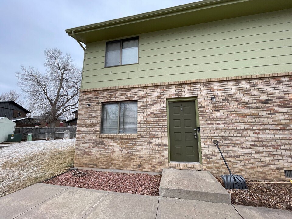 1624 Azalea Dr in Fort Collins, CO - Building Photo