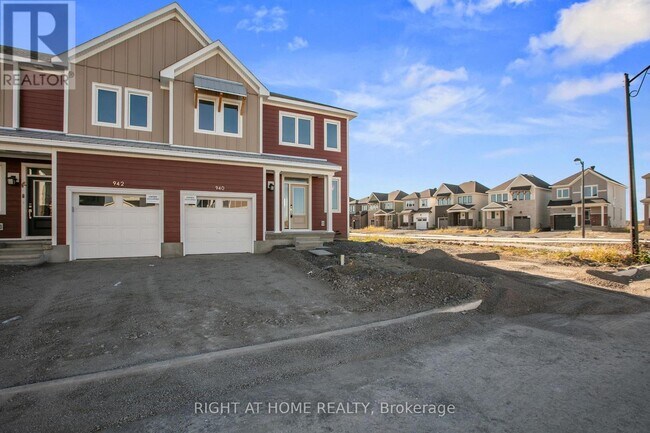 940 Seagrave Ln in Ottawa, ON - Building Photo - Building Photo