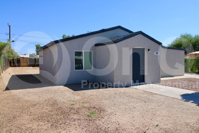 property at 207 W Ohio St