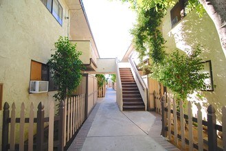 8619 Willis Avenue Apartments in Van Nuys, CA - Building Photo - Building Photo