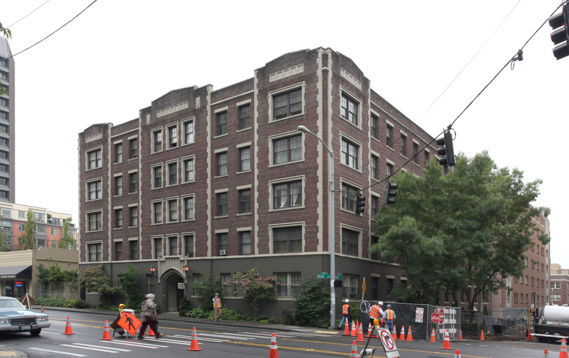 Chasselton in Seattle, WA - Building Photo