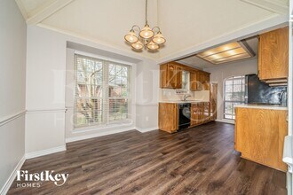 700 Robin Meadow Dr in Desoto, TX - Foto de edificio - Building Photo