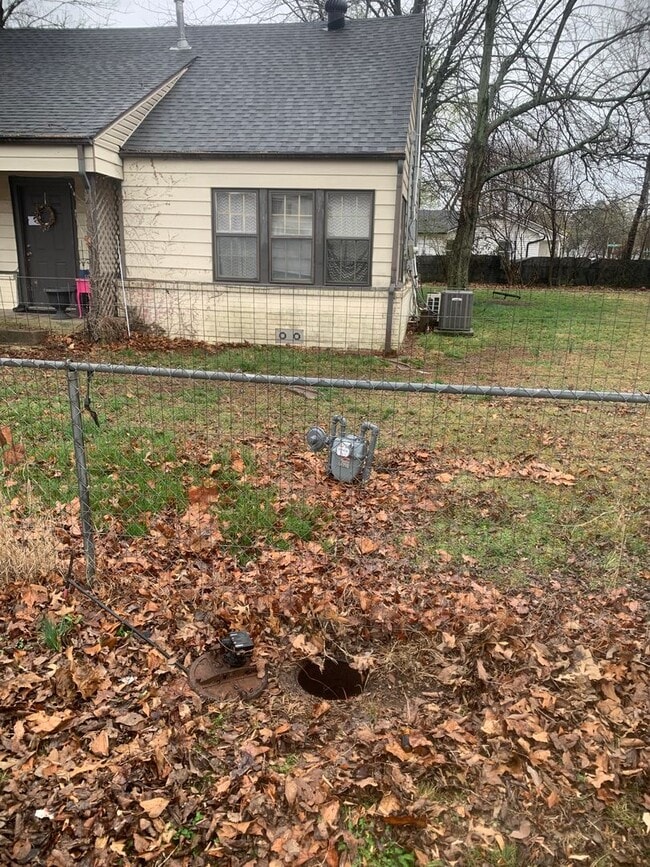 property at 1519 W Huntsville Ave