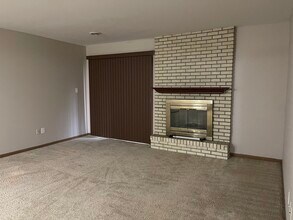 2109 Porte Deleau Ct, Unit 204 in Highland, IN - Building Photo - Building Photo