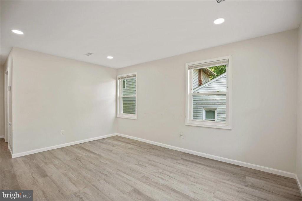 906 Elfin Ave in Capitol Heights, MD - Building Photo