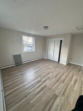 80 Summit St, Unit 1 in Woonsocket, RI - Building Photo - Building Photo