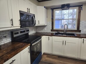 112 Vin Villa in Forsyth, MO - Building Photo - Building Photo