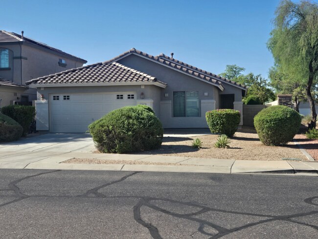 13985 W Maui Ln in Surprise, AZ - Building Photo - Building Photo