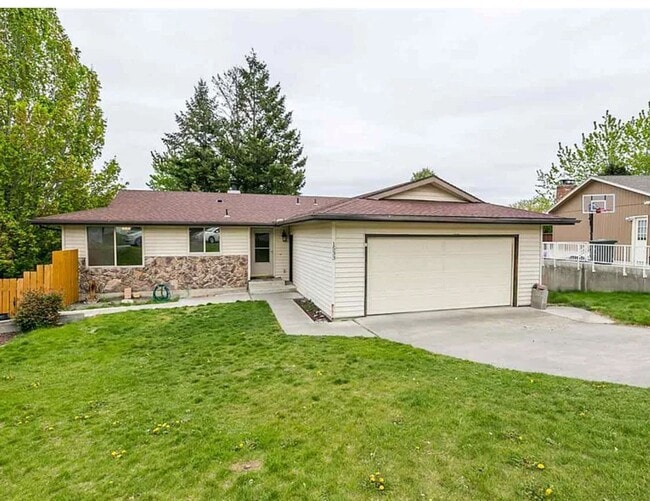 1533 Ridgeview Ct