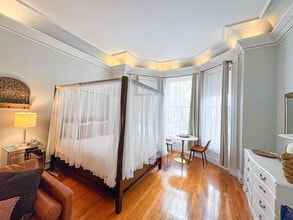 337 Beacon St, Unit #2 in Boston, MA - Building Photo - Building Photo