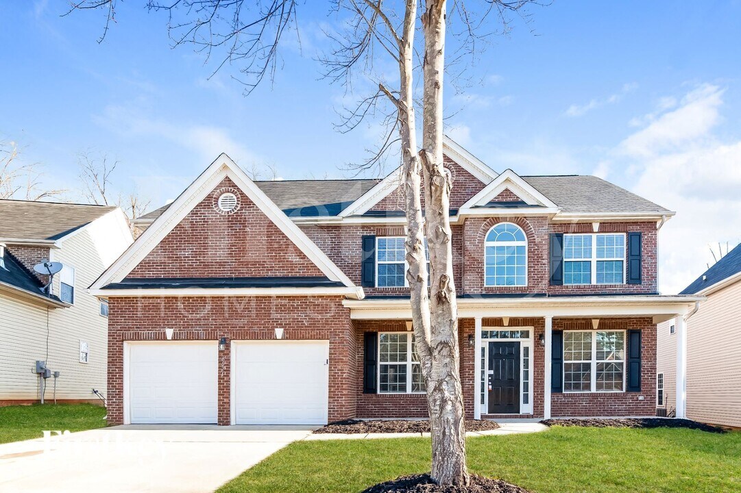 8524 Ridgeline Ln in Charlotte, NC - Foto de edificio