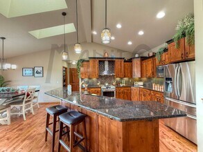 1008 N River Ridge Blvd in Spokane, WA - Building Photo - Building Photo