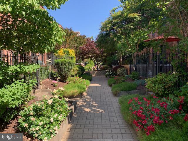 918 Stubblefield Ln in Baltimore, MD - Building Photo