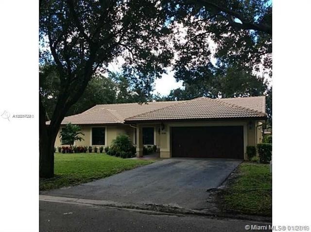 4745 NW 99th Ln-Unit -4745 in Coral Springs, FL - Building Photo