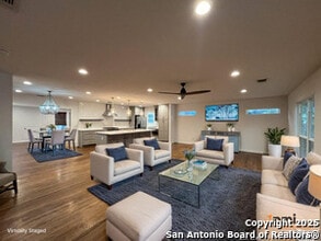 127 Larchmont Dr in San Antonio, TX - Building Photo - Building Photo