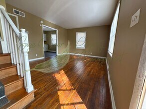 1030 N Union St in Independence, MO - Foto de edificio - Building Photo