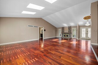2244 Kehrsglen Ct in Chesterfield, MO - Building Photo - Building Photo
