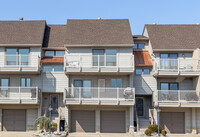 1540 Ocean Ave in Sea Bright, NJ - Foto de edificio - Building Photo