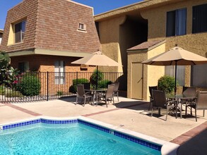 Heritage Park at Woodman (Senior 55+) in Panorama City, CA - Building Photo - Building Photo