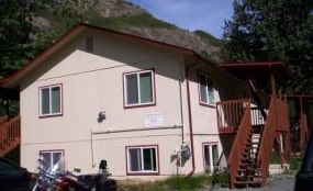 5881 S Bodenburg Loop in Palmer, AK - Foto de edificio