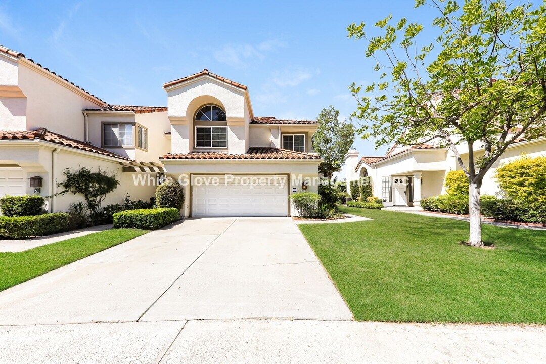 27 Calle Christina in Rancho Santa Margarita, CA - Building Photo