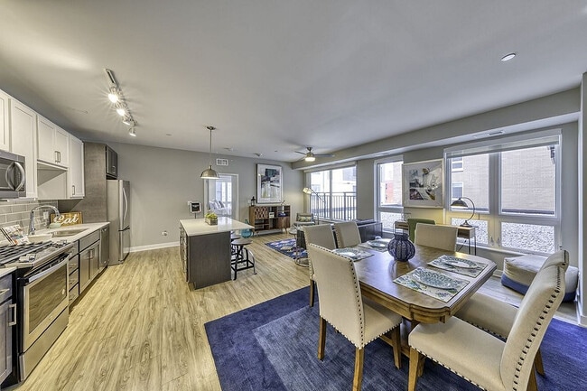 Maple and Main in Downers Grove, IL - Foto de edificio - Building Photo